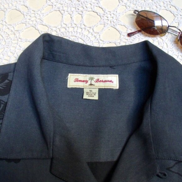 TOMMY BAHAMA Aloha Hawaiian Shirt Black on Gray Floral 100% Silk Shirt Sz XL - Picture 5 of 7